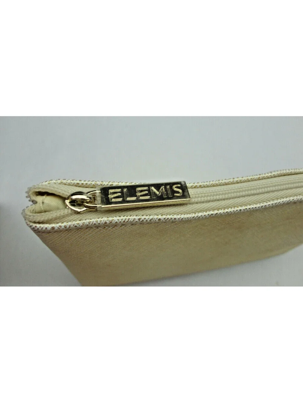 ELEMIS outer material